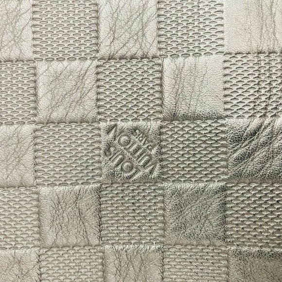 Louis Vuitton District - Picture 6 of 16